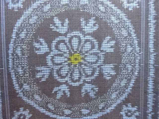 JAPANESE KIMONO / ANTIQUE KIMONO / SILK / DORO OSHIMA TSUMUGI / WOVEN FLOWERS